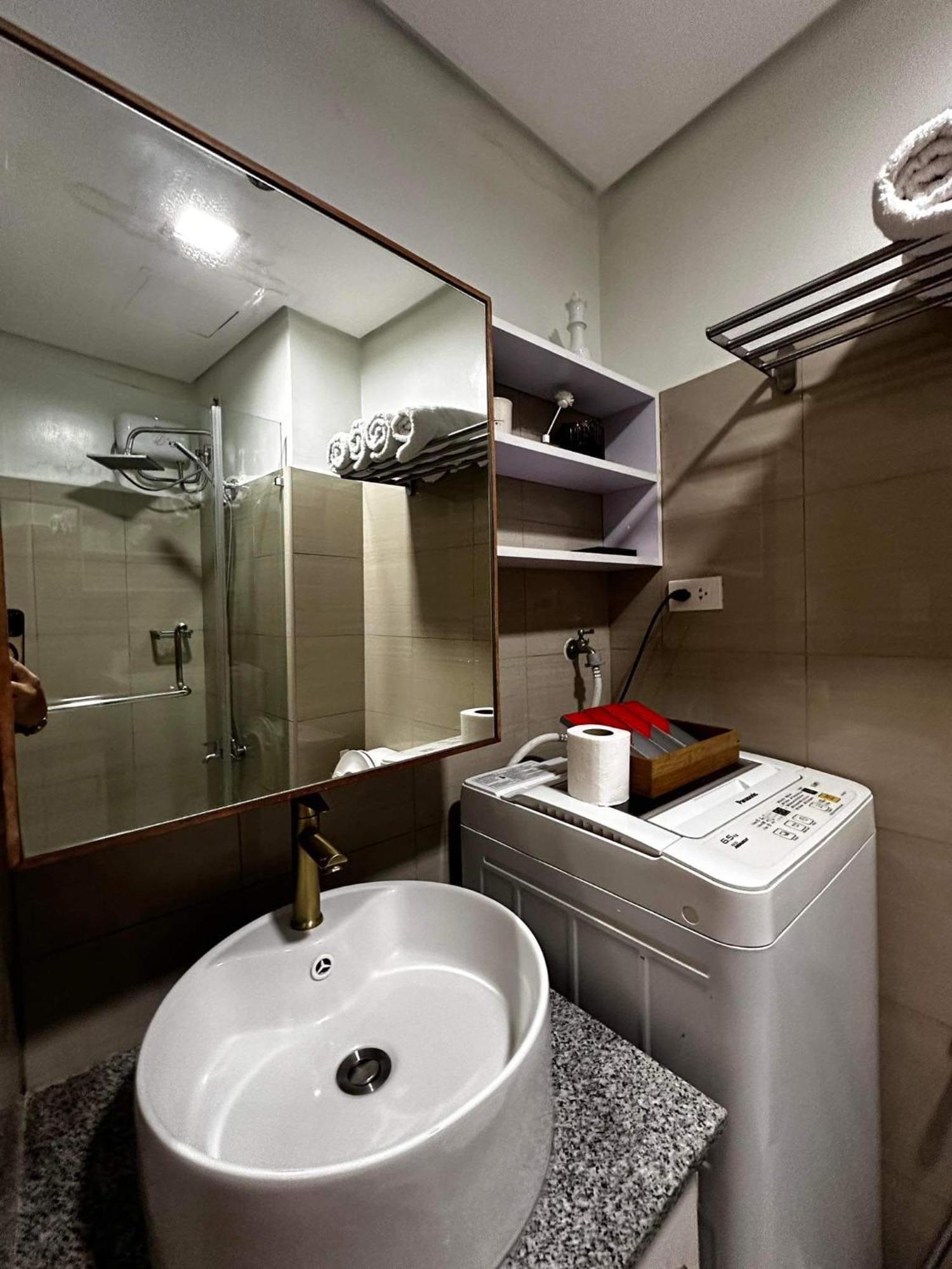 Deluxe Suites Razelles 2 At Shore 2 Residences Tower 1 Pasay Eksteriør bilde